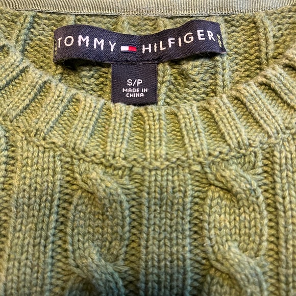 Tommy Hilfiger sweater - Picture 2 of 3